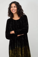 Grizas Long Sleeved Crinkle Velvet Dress In Black/Green