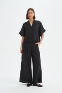 Tirelli Boxy Button Linen Shirt In Black