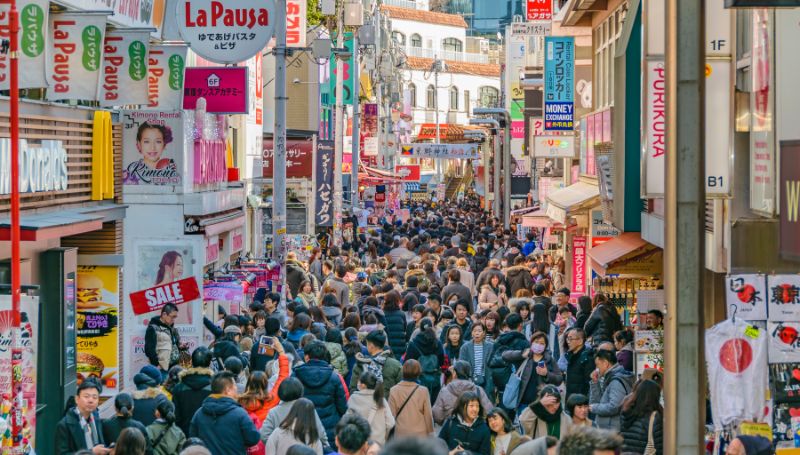 Image of a crowd in Harajuku, Japan